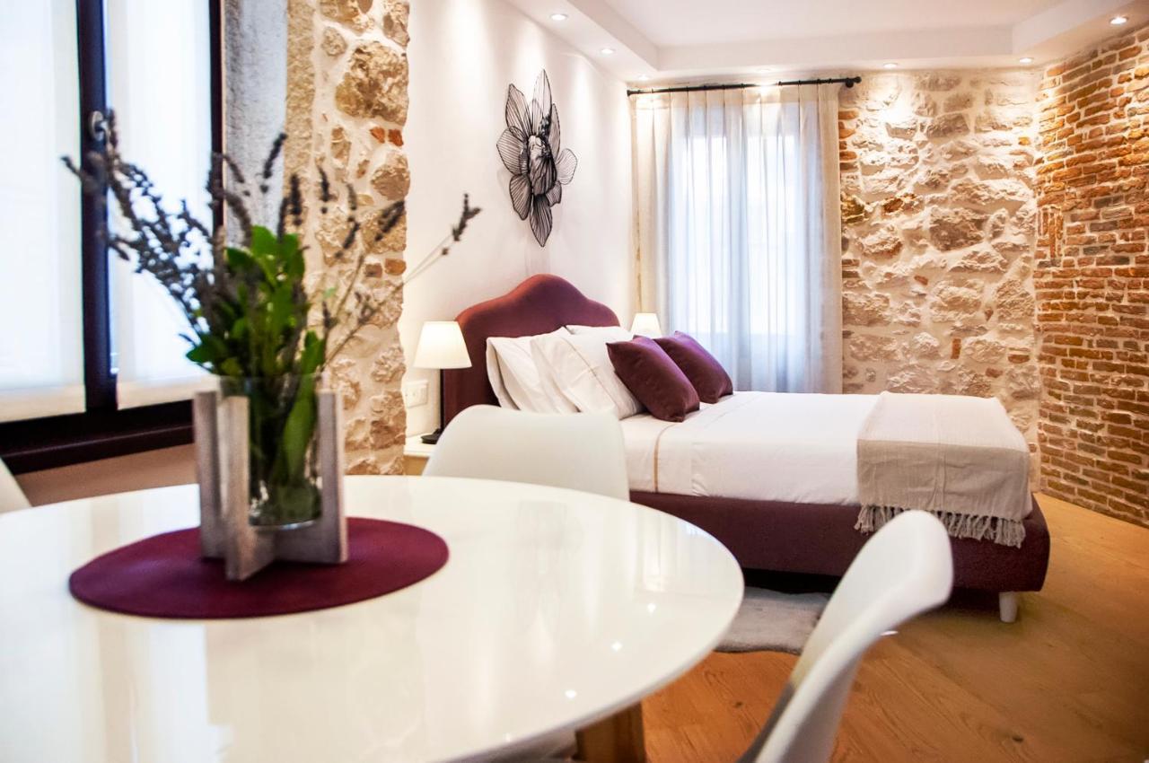 Apartments Casa De Amicis Ровинь Экстерьер фото