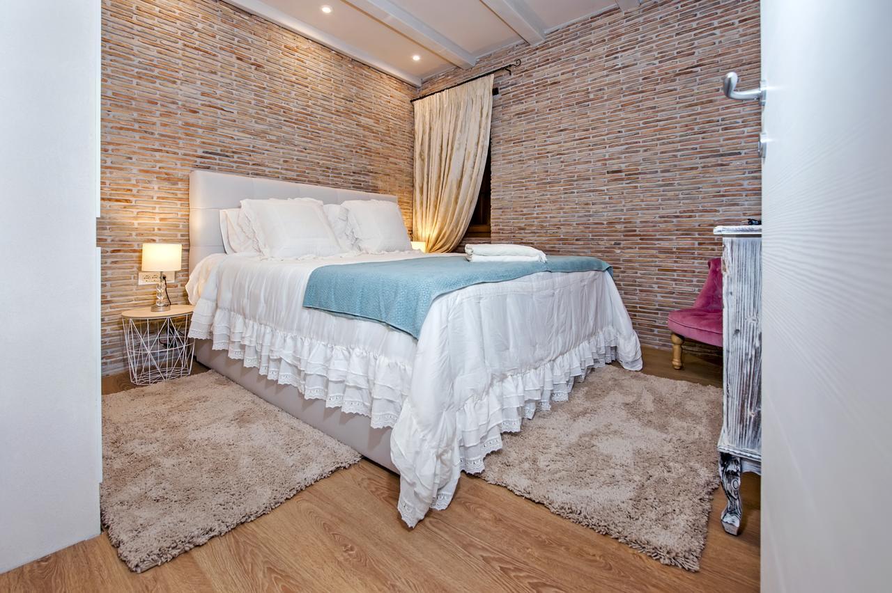 Apartments Casa De Amicis Ровинь Экстерьер фото